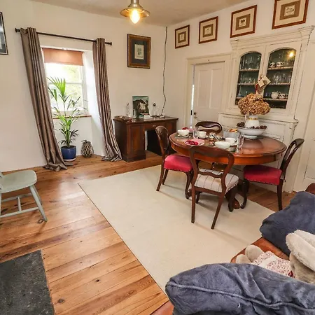 Semesterbostad New Thatch Farm *