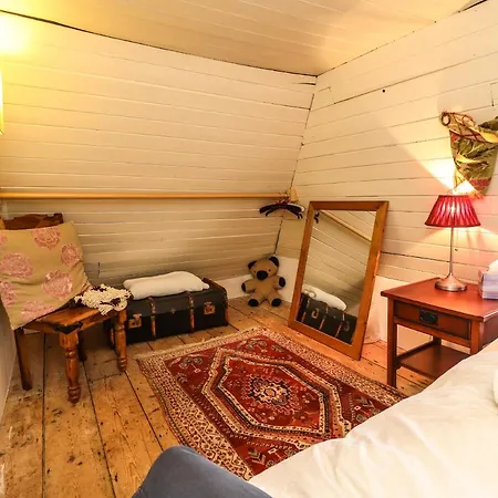 New Thatch Farm * Knocklong